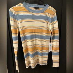 Women’s Sweater NWT